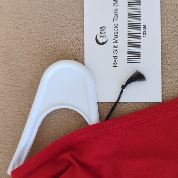 Zyia Tank - Picture 3 of 3